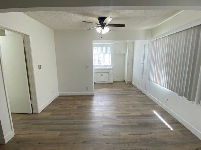 Photo - 5230 Vesper Ave Unidad 07