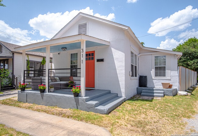 Photo - 311 Alamosa Ave