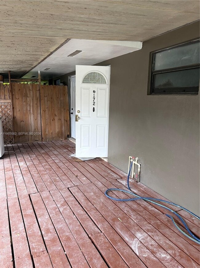 Photo - 6172 SW 44th St Unidad 1