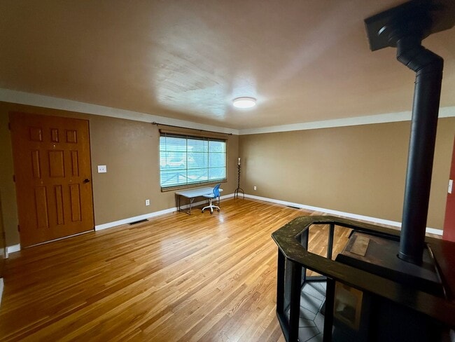 Photo - Ideally Located 3 Bed Home in North Spokane w/ Large Fully-Fenced Yard!