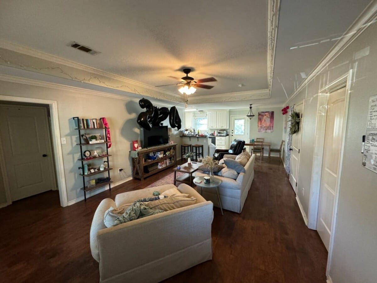 Photo - 4 Bedroom Home on Pearl St!