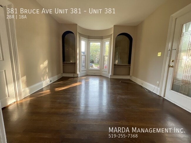 Building Photo - CHARMING 2 BED/1BATH MAIN Unit 381