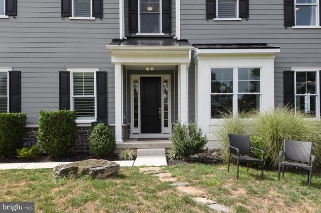 Photo - 8 Elizabeth Ln