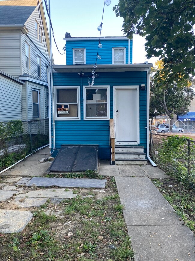 Building Photo - 4107 Frederick Ave Unit 1