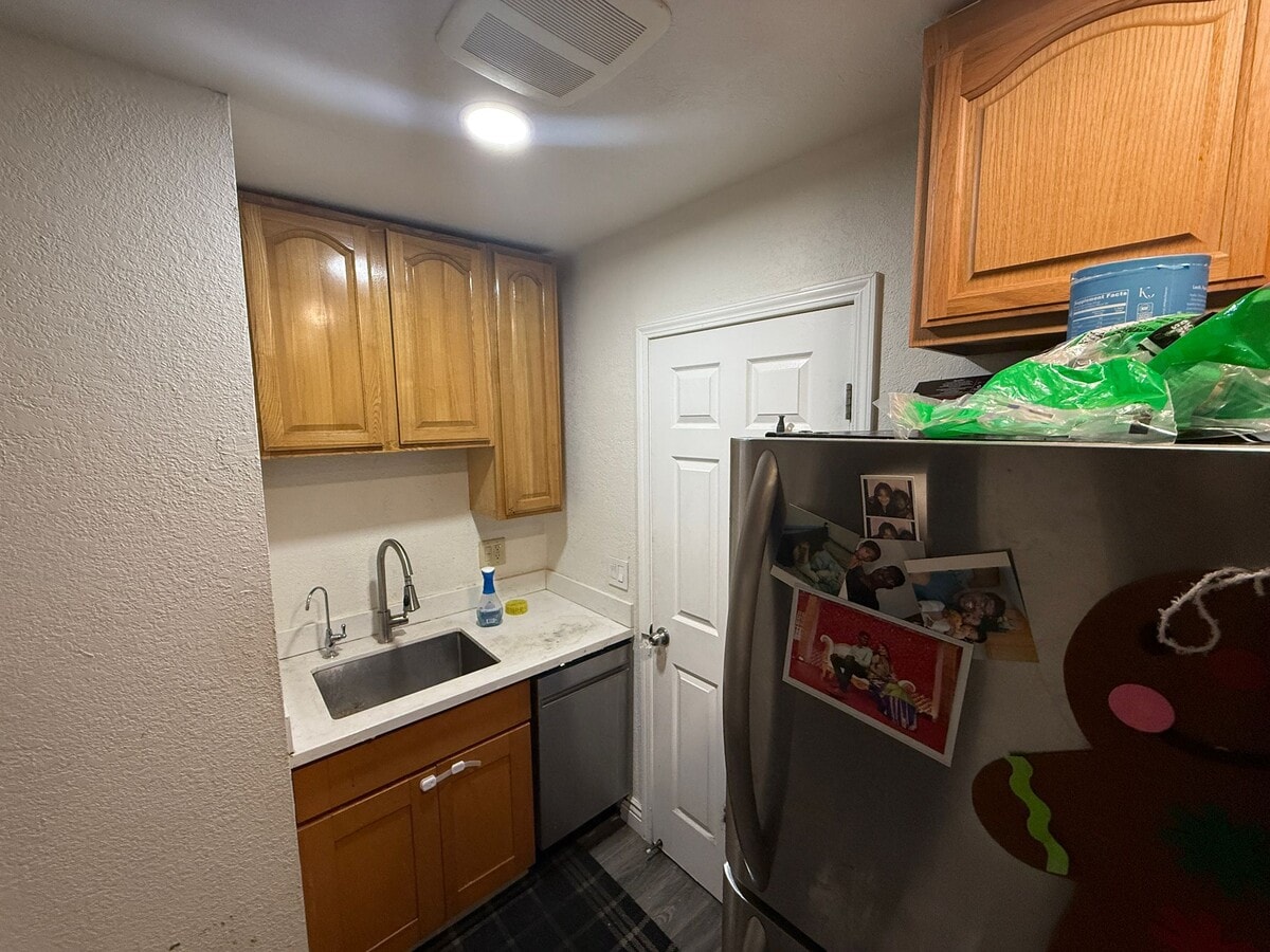 Photo - 836 Lexington St