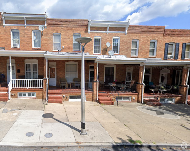 Building Photo - 3020 Chesterfield Ave Rental