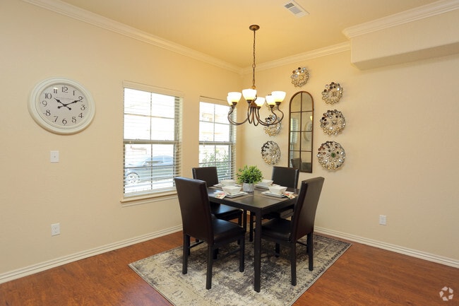 4HAB - A1 - Área de comedor - The Row @ Arkansas