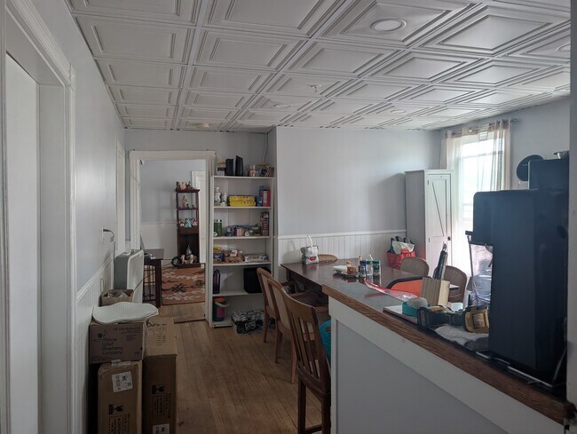 593 Washington Ave Unit 2
