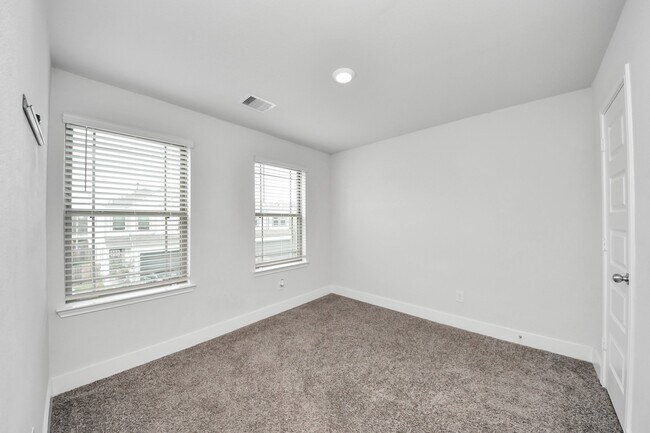 Photo - 4423 Santorini Ln