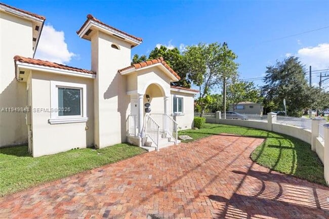 Photo - 3411 SW 27th St Unit 3411 SW 27th St  3411