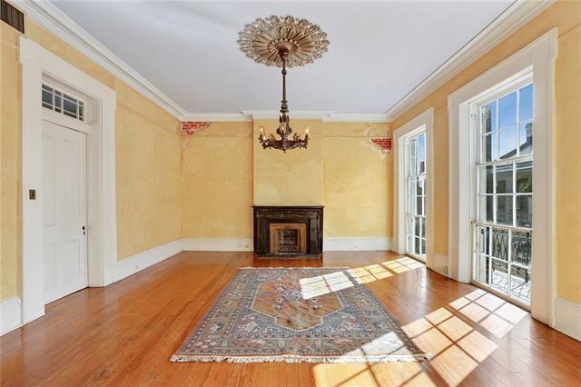 Photo - 824 Royal St