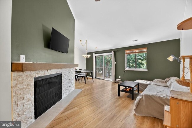 Photo - 203 CYPRESS Cir