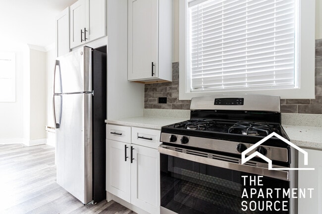 Photo - 3837 N Greenview Ave Unit GDN