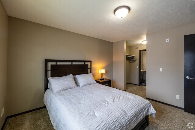 Villas at Canyon Creek Apartments