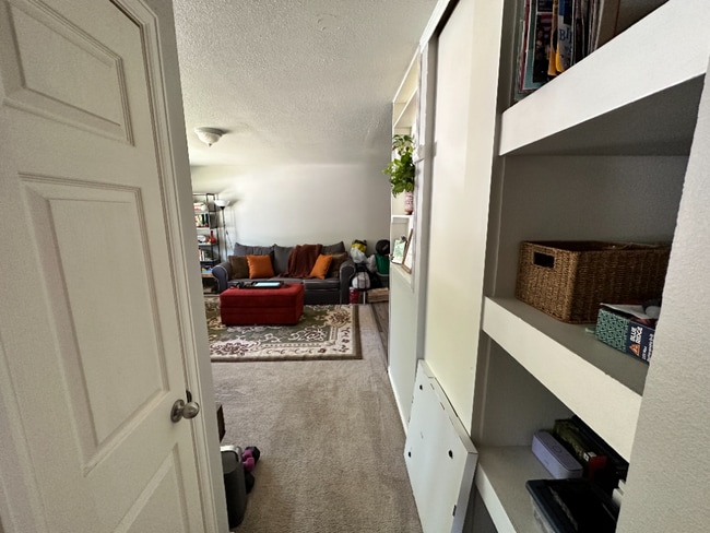 Photo - Available December! Cosy duplex in Potter ...