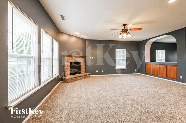 10735 Cyrus Dr