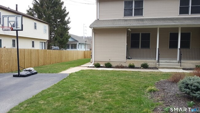 Photo - 71 1/2 Park Ave Unit B