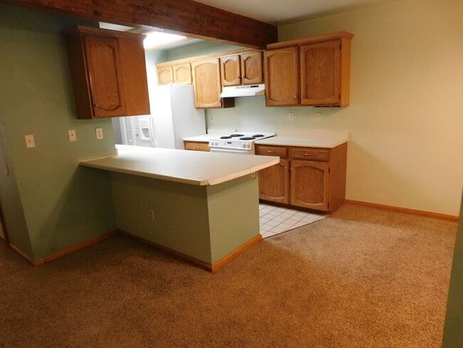 Photo - 2 Bedroom Condo with 2 car garage!