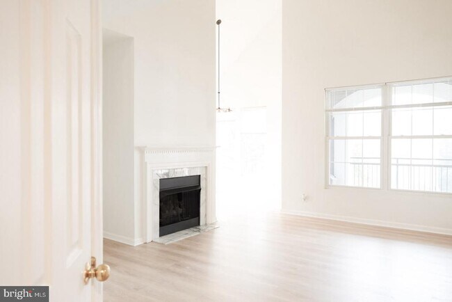 Photo - 46628 Drysdale Terrace Unit 302