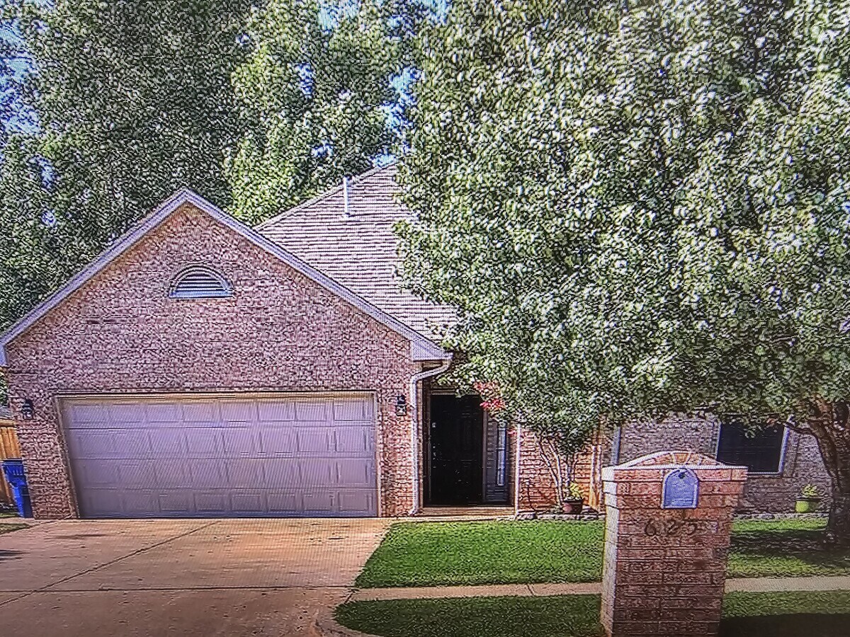 Photo - 625 E Katelyn Ln