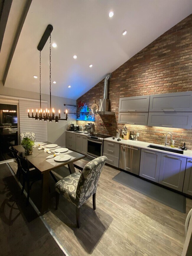 Photo - 641 Woodside Sierra Unit #6