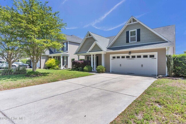 Photo - 3 Bed 2 Bath w/ a Bonus in Vineyard Plantation!