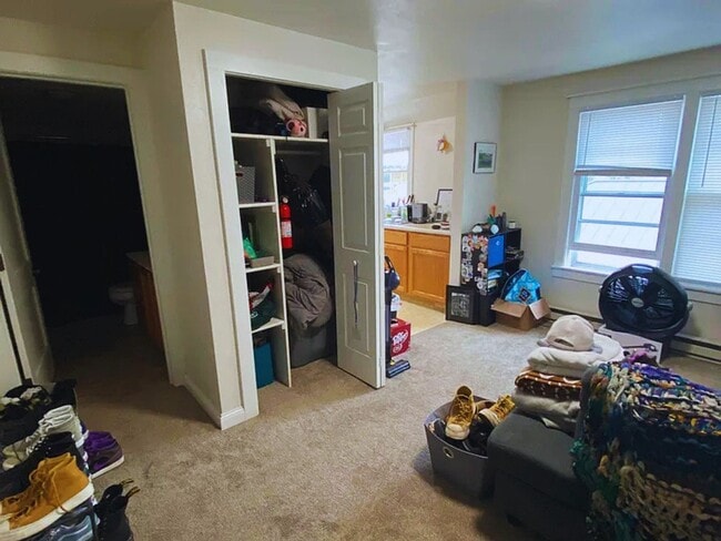 Building Photo - 7408 Elmwood Ave Unit 7408 Elmwood Dr #3