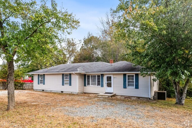 Building Photo - SW Large Home, Living Room & Den, Hardwood...