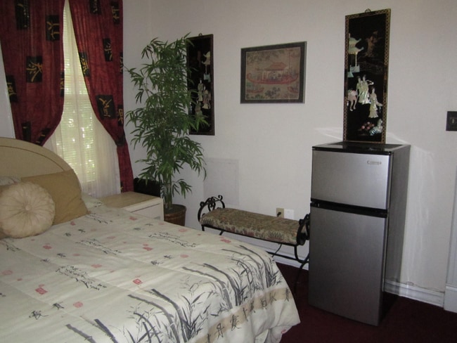 Photo - 4300 8th St NW