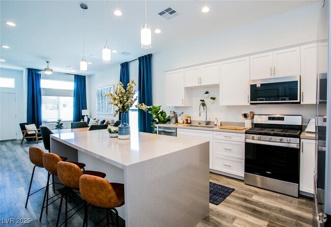 Building Photo - 10148 Delighted Sky Wy Rental