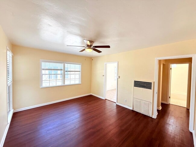 Building Photo - 4080-4084 Leimert Blvd (On sale) Unit 4082
