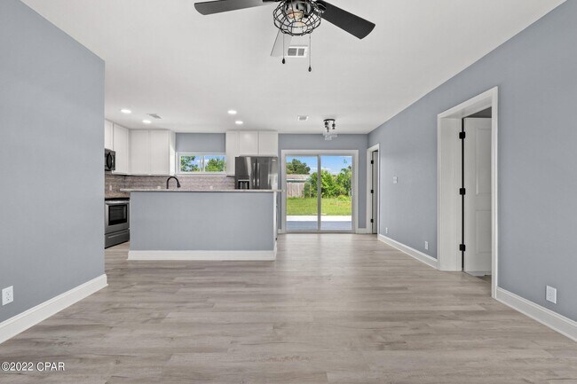 Photo - 162 N Anita Dr