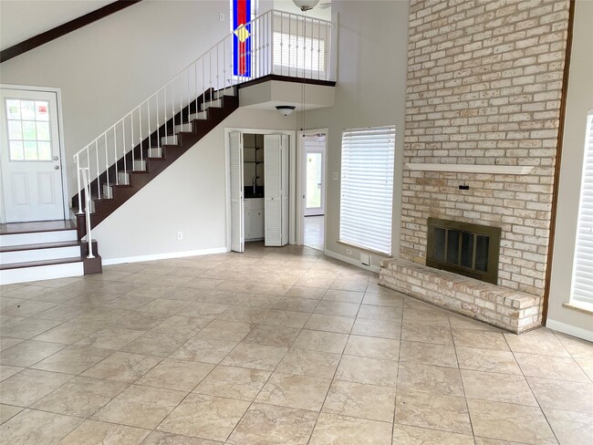 Photo - 14934 Elmont Dr