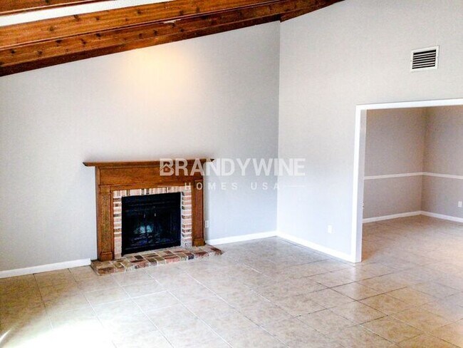 Photo - MOVE IN SPECIAL! Move in by 4/30 and get M...