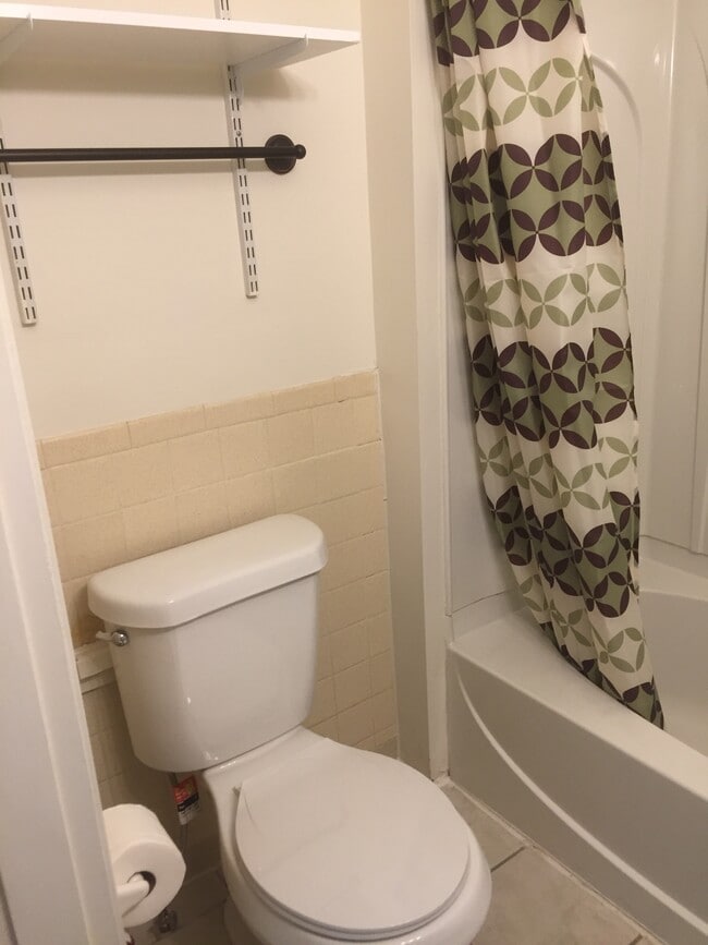 Building Photo - 3323 Emerson Ave Unit B