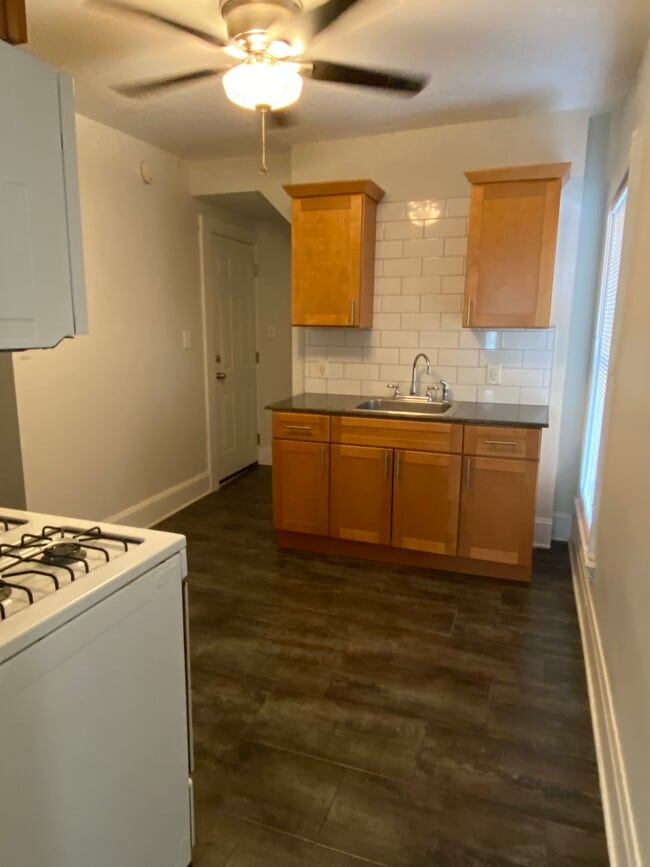Building Photo - 53 Elmwood Ave Unit 5 Rental