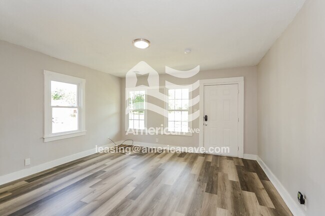 Photo - 4001 Grand Ave