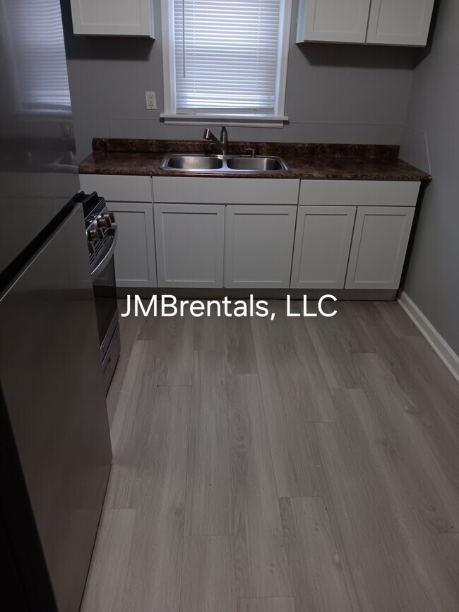 Photo - 2411 S Lockburn St