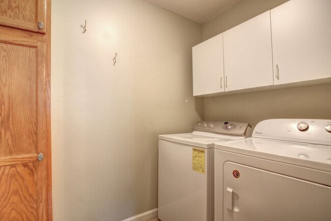 Photo - 708A Phlox Dr