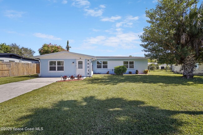 Photo - 818 Hampton Way