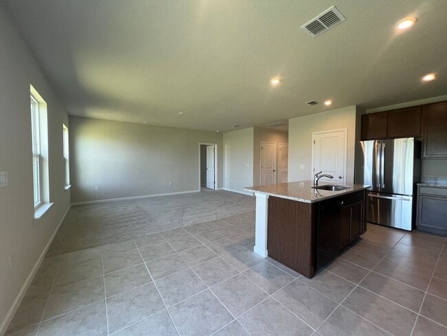 Photo - Beautiful  3 bedroom 2 bathroom House Comi...