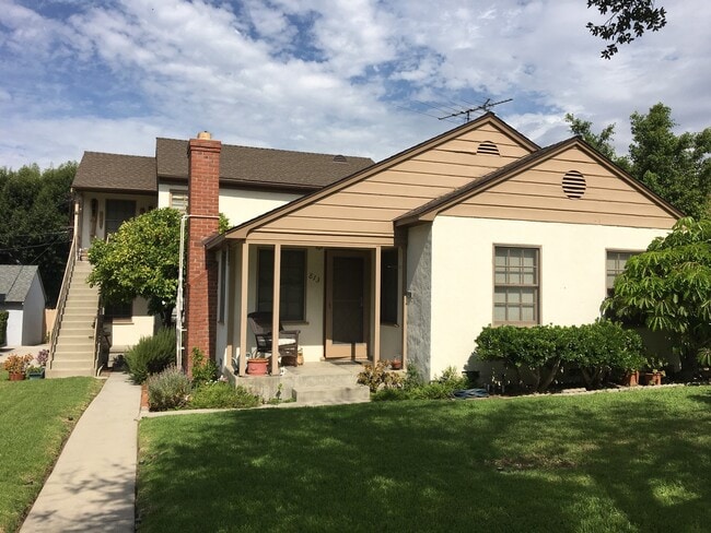 Building Photo - 813 N Verdugo Rd Unit 815 1/2 N Verdugo Rd