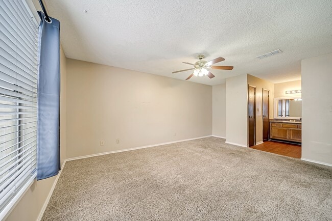 Photo - 2501 Gulf Fwy Unit 256D