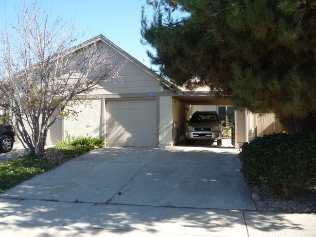 Mira Mesa three bedroom home with yard! - Mira Mesa three bedroom home with yard!