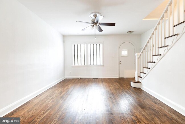 Photo - 6843 Dunbar Rd