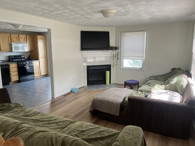 Photo - 1066 Main St Unidad A