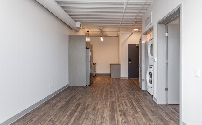 Photo - 950 W Dakin St