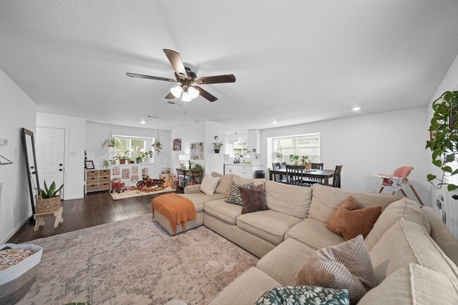 Photo - 2523 Heritage Colony Dr