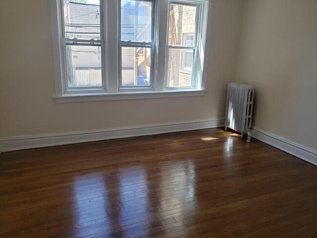 Photo - 4414 N St Louis Ave Unidad 1A