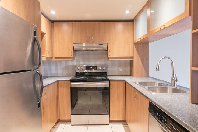 Building Photo - 2700 Rufus Rockhead Unit 625